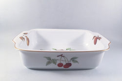 Royal Worcester - Evesham - Gold Edge - Roaster - 11 3/4 x 9" - The China Village
