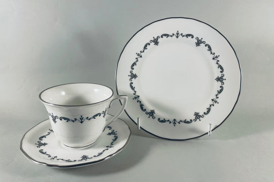 Royal Worcester - Silver Chantilly
